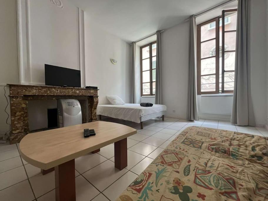 Le Monnai Apartment Nimes Exterior photo